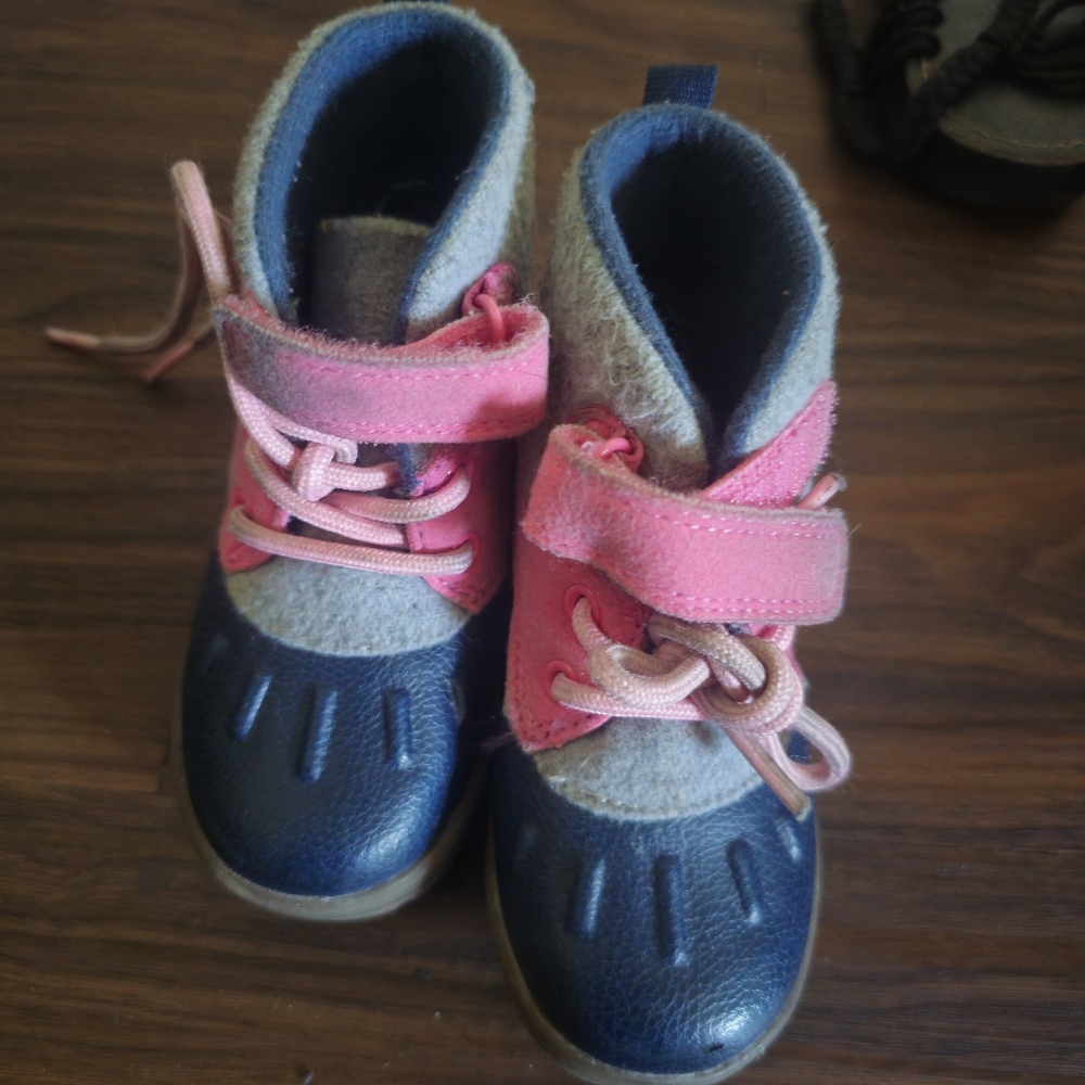 Boots - Picture 3 of 5